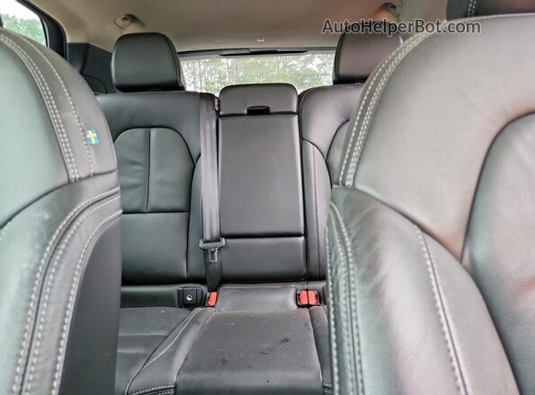 YV4L12UK5R2215860 2024 VOLVO XC40 Green უკანა სავარძლების ხედი