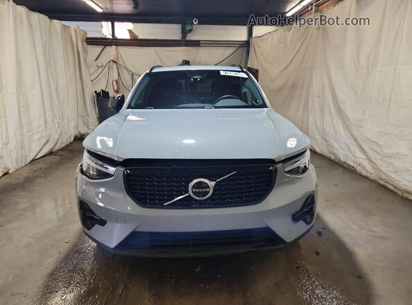 YV4L12UL2R2289486 2024 VOLVO XC40 Gray წინა ხედი