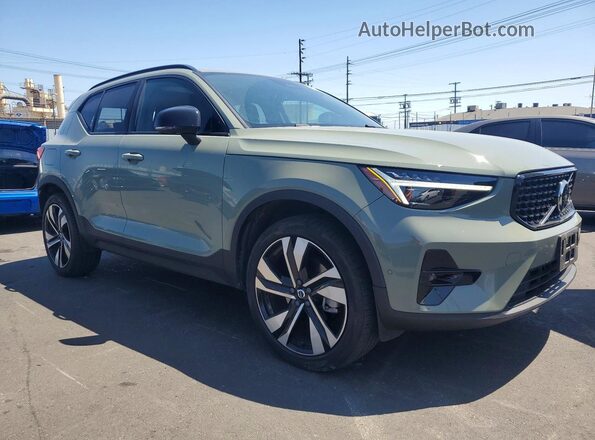 YV4L12UL2R2352392 2024 VOLVO XC40 Green Przód prawy