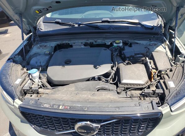 YV4L12UL2R2352392 2024 VOLVO XC40 Green Widok komory silnika