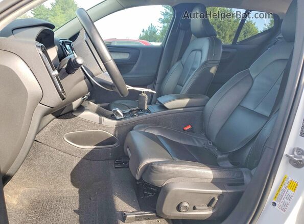 YV4L12UL8R2201427 2024 VOLVO XC40 White Vista interior delantera