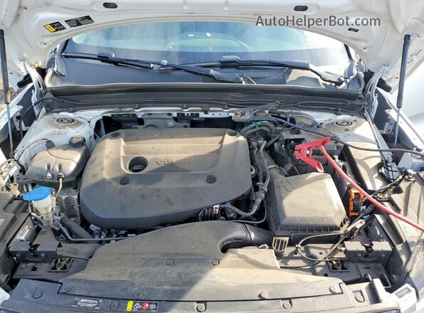 YV4L12UL8R2201427 2024 VOLVO XC40 White Vista interior trasera