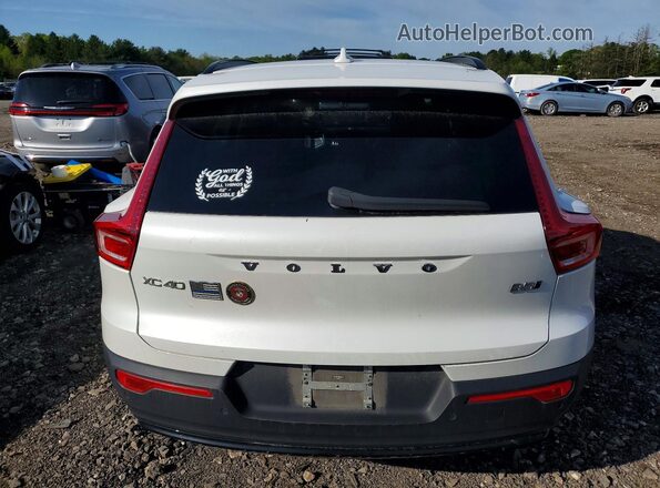 YV4L12UL8R2201427 2024 VOLVO XC40 White Vista trasera