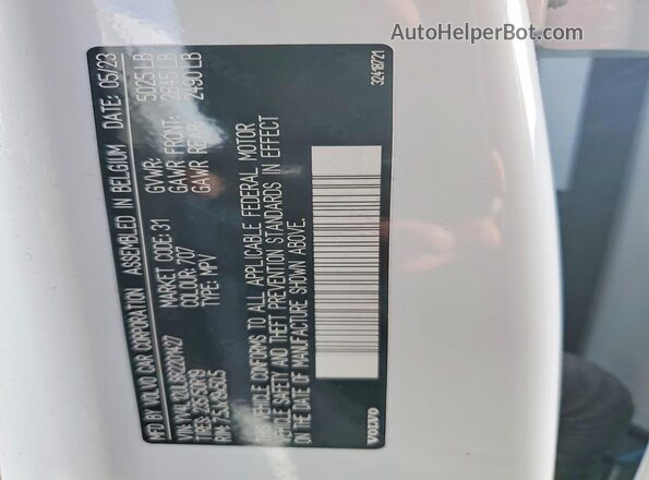 YV4L12UL8R2201427 2024 VOLVO XC40 White Vista del compartimento del motor