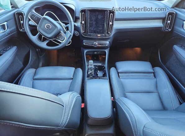 YV4L12UL9R2246151 2024 VOLVO XC40 Black Vista del salpicadero