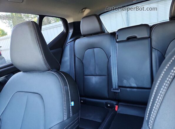 YV4L12UL9R2246151 2024 VOLVO XC40 Black Vista de los asientos traseros