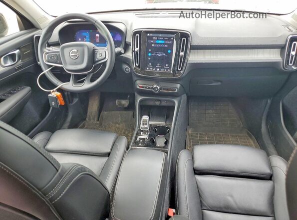 YV4L12UM0R2251683 2024 VOLVO XC40 Gray Widok deski rozdzielczej