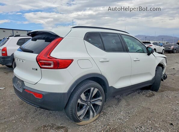 YV4L12UM3R2229273 2024 VOLVO XC40 White Trasero derecho