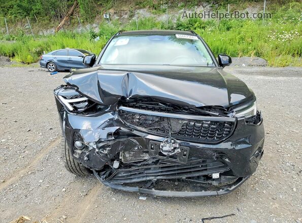 YV4L12UM8R2379914 2024 VOLVO XC40 Black Vista frontal