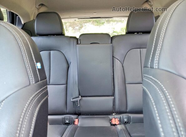 YV4L12UM8R2379914 2024 VOLVO XC40 Black Vista de los asientos traseros