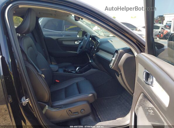 YV4L12UN2P2107395 2023 VOLVO XC40 Синий Вид салона спереди
