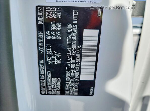 YV4L12UN4P2915604 2023 VOLVO XC40 White Vista de la etiqueta del VIN