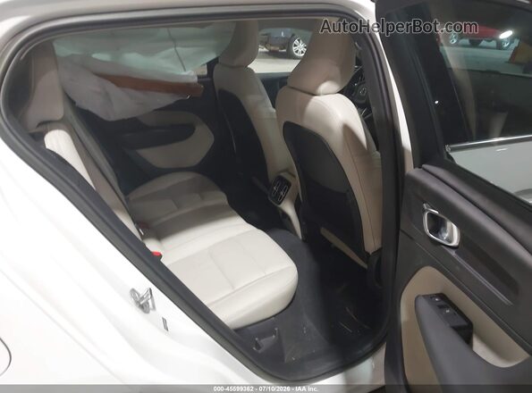 YV4L12UN9P2932222 2023 VOLVO XC40 White VIN sticker view