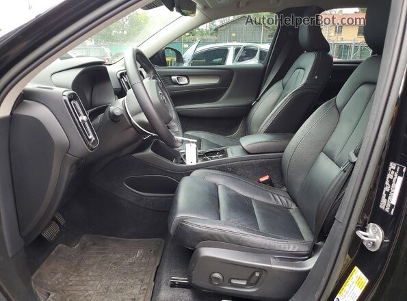 YV4L12UN9P2953166 2023 VOLVO XC40 Black Вид салону спереду
