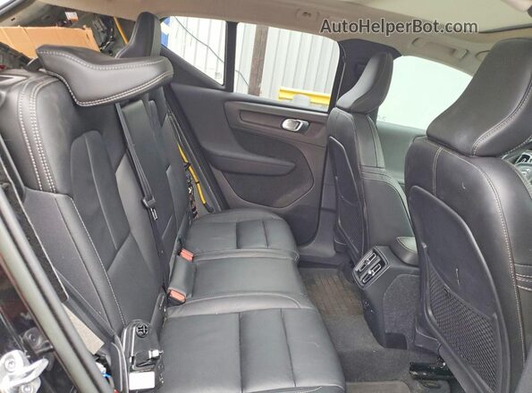 YV4L12UN9P2953166 2023 VOLVO XC40 Black Вид задніх сидінь