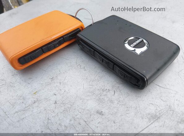YV4L12UV5P2096554 2023 VOLVO XC40 Gray Dashboard view