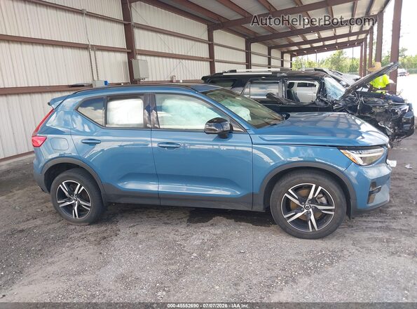 YV4L12UW8P2967018 2023 VOLVO XC40 Blue Vista del cuadro de instrumentos