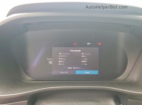 YV4L12UX0P2937438 2023 VOLVO XC40 White ხელსაწყოთა პანელის ხედი