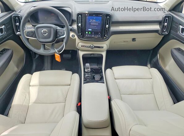 YV4L12UX0P2937438 2023 VOLVO XC40 White წინა პანელის ხედი