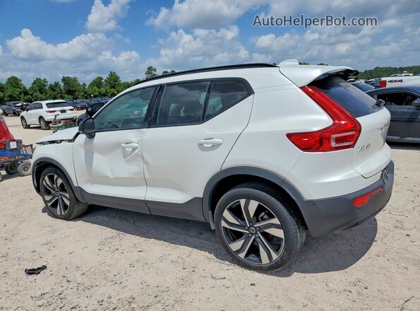 YV4L12UX2P2977293 2023 VOLVO XC40 White Trasero izquierdo