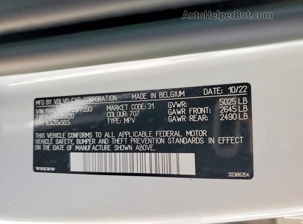 YV4L12UX2P2977293 2023 VOLVO XC40 White Vista de la etiqueta del VIN