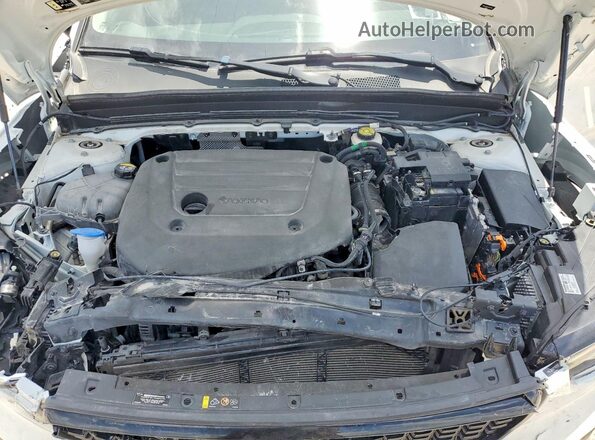 YV4L12UX2P2977293 2023 VOLVO XC40 White Vista del compartimento del motor