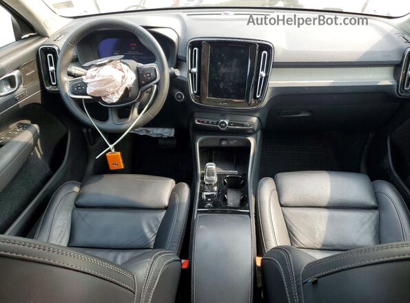 YV4L12UX6P2062494 2023 VOLVO XC40 Silver Widok deski rozdzielczej