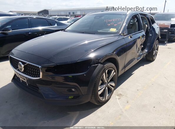 YV4L12WK0S2147065 2025 VOLVO V60 CROSS COUNTRY Black წინა მარცხენა ხედი სამი მეოთხედიდან