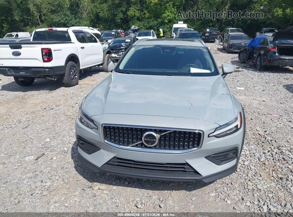 YV4L12WK5S2147613 2025 VOLVO V60 CROSS COUNTRY Gray ხელსაწყოთა პანელის ხედი