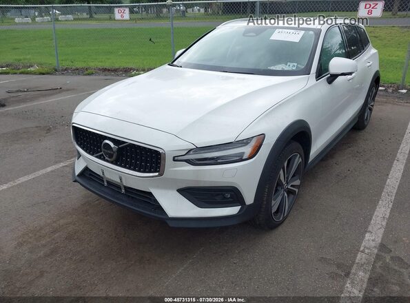 YV4L12WY2R2137698 2024 VOLVO V60 CROSS COUNTRY White წინა მარცხენა ხედი სამი მეოთხედიდან
