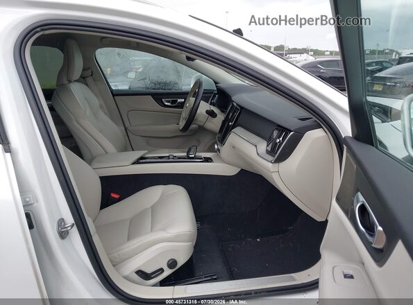 YV4L12WY2R2137698 2024 VOLVO V60 CROSS COUNTRY White წინა სალონის ხედი