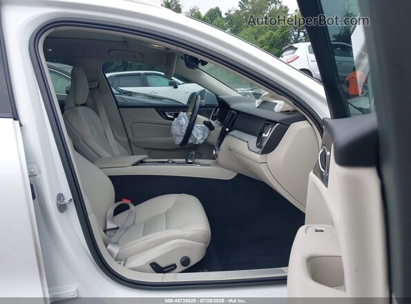 YV4L12WZ9P2107846 2023 VOLVO V60 CROSS COUNTRY White Widok wnętrza z przodu