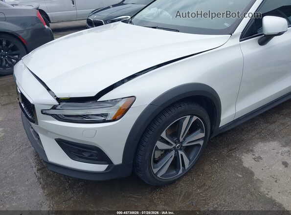 YV4L12WZ9P2107846 2023 VOLVO V60 CROSS COUNTRY White 