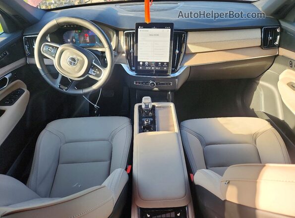 YV4M12JE0T1449078 2026 VOLVO XC90 Burgundy Widok deski rozdzielczej