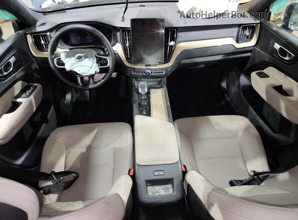 YV4M12RC3T1414361 2026 VOLVO XC60 Gray 
