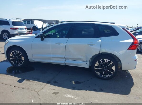 YV4M12RC3T1426803 2026 VOLVO XC60 White Դիմացի տեսք