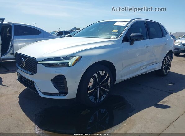 YV4M12RC3T1426803 2026 VOLVO XC60 White Առջևի ձախ երեք քառորդ տեսարան