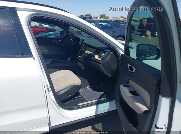 YV4M12RC3T1426803 2026 VOLVO XC60 White Սալոնի դիմացի տեսք