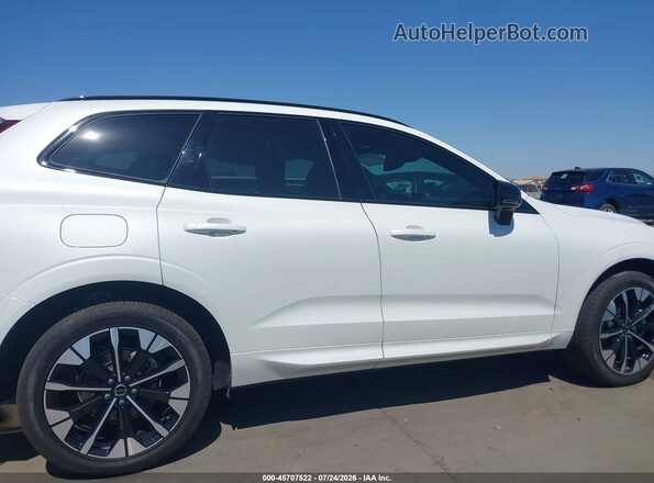 YV4M12RC3T1426803 2026 VOLVO XC60 White Սալոնի հետևի տեսք