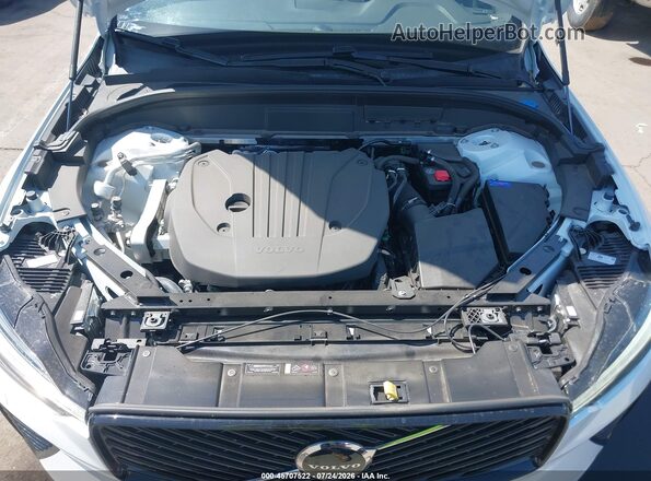 YV4M12RC3T1426803 2026 VOLVO XC60 White Հետևի տեսք