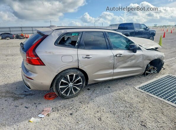 YV4M12RC4S1074152 2025 VOLVO XC60 Tan Հետևի աջ