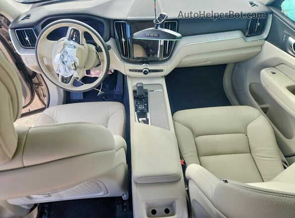 YV4M12RC4S1074152 2025 VOLVO XC60 Tan Առջևի վահանակի տեսք