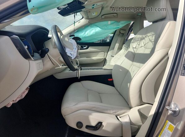 YV4M12RC4S1074152 2025 VOLVO XC60 Tan Սալոնի դիմացի տեսք