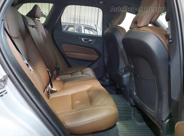 YV4M12RC4S1074913 2025 VOLVO XC60 Gray Widok wnętrza z tyłu