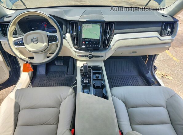 YV4M12RC4S1152848 2025 VOLVO XC60 Синий Вид панели приборов
