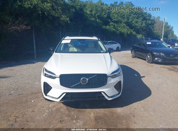 YV4M12RC4S1214796 2025 VOLVO XC60 White Սարքավորումների վահանակի տեսք