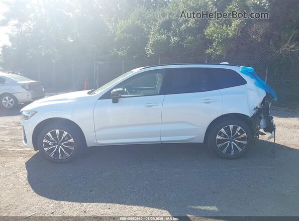YV4M12RC4S1214796 2025 VOLVO XC60 White Սալոնի 360 աստիճան տեսք