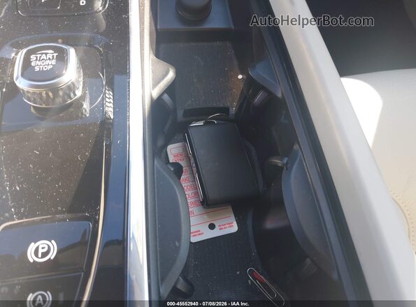 YV4M12RC4S1214796 2025 VOLVO XC60 White Առջևի վահանակի տեսք