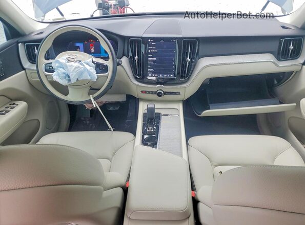 YV4M12RC5S1086097 2025 VOLVO XC60 Синий Вид панели приборов