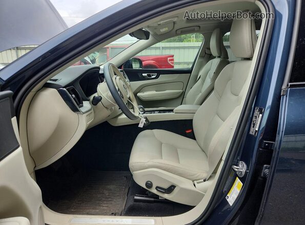 YV4M12RC7S1180336 2025 VOLVO XC60 Синий Вид салона спереди